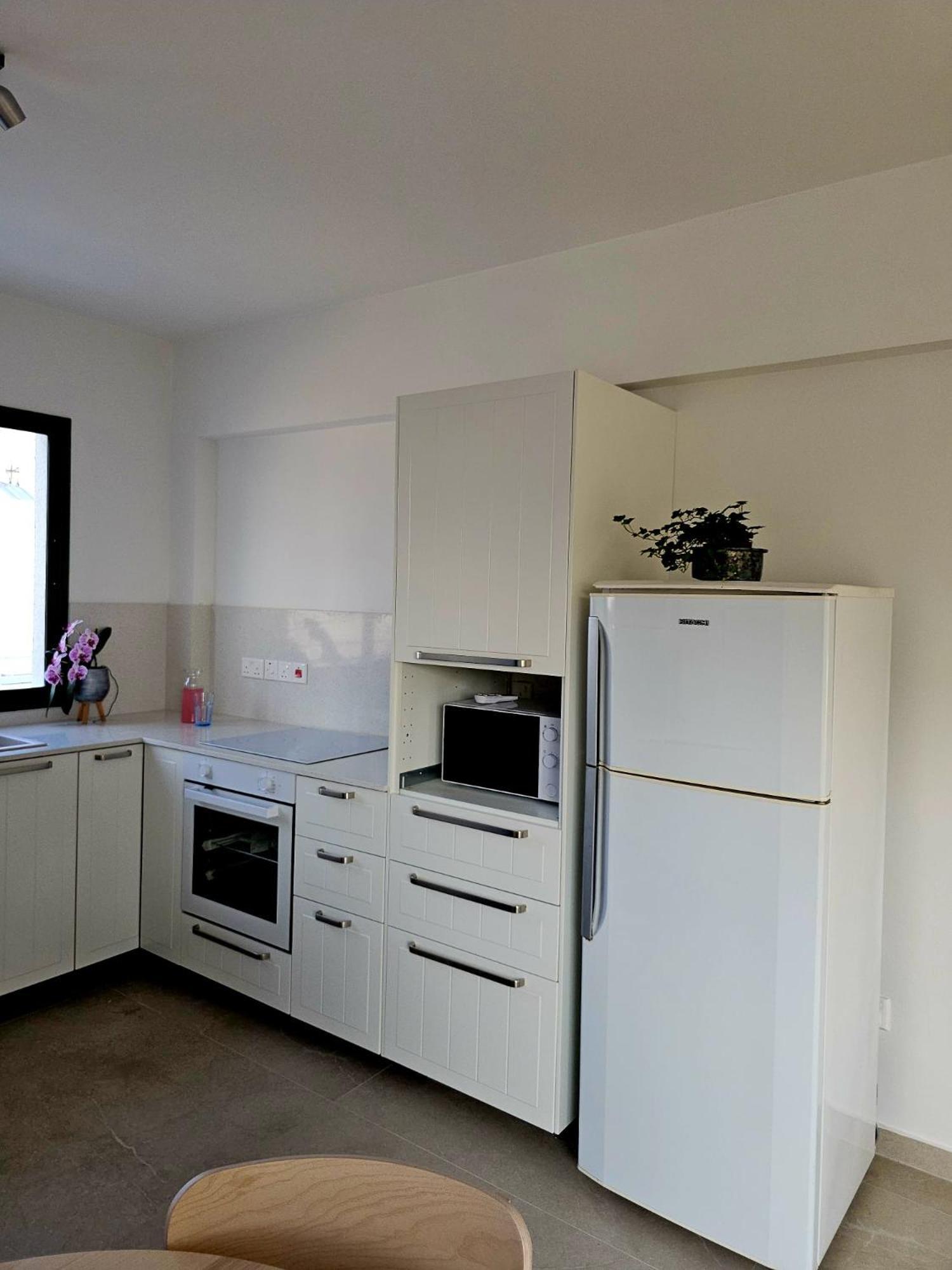 Pool Sight Center Location 2 Bedrooms Appartement Paphos