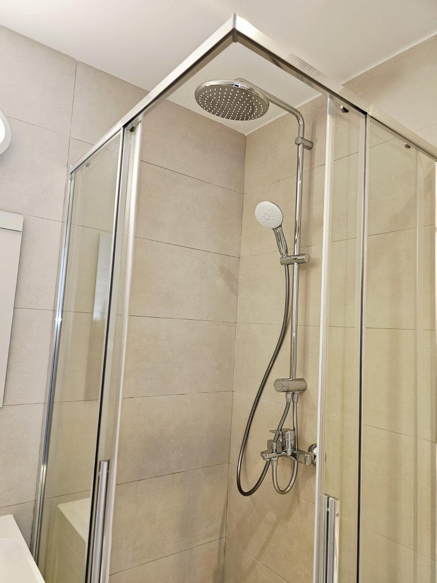 Pool Sight Center Location 2 Bedrooms Appartement